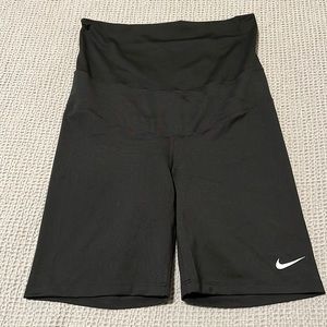 Nike Maternity 7” Biker Shorts